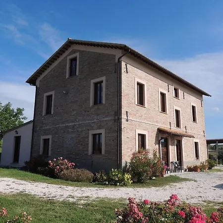 Infiniti Orizzonti Kır Evi San Ginesio